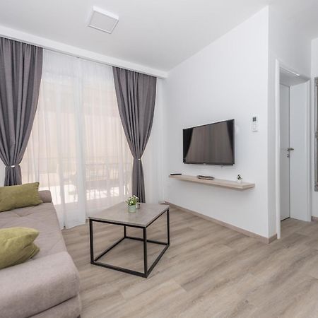 Apartments By The Sea Makarska - 19134 Room photo