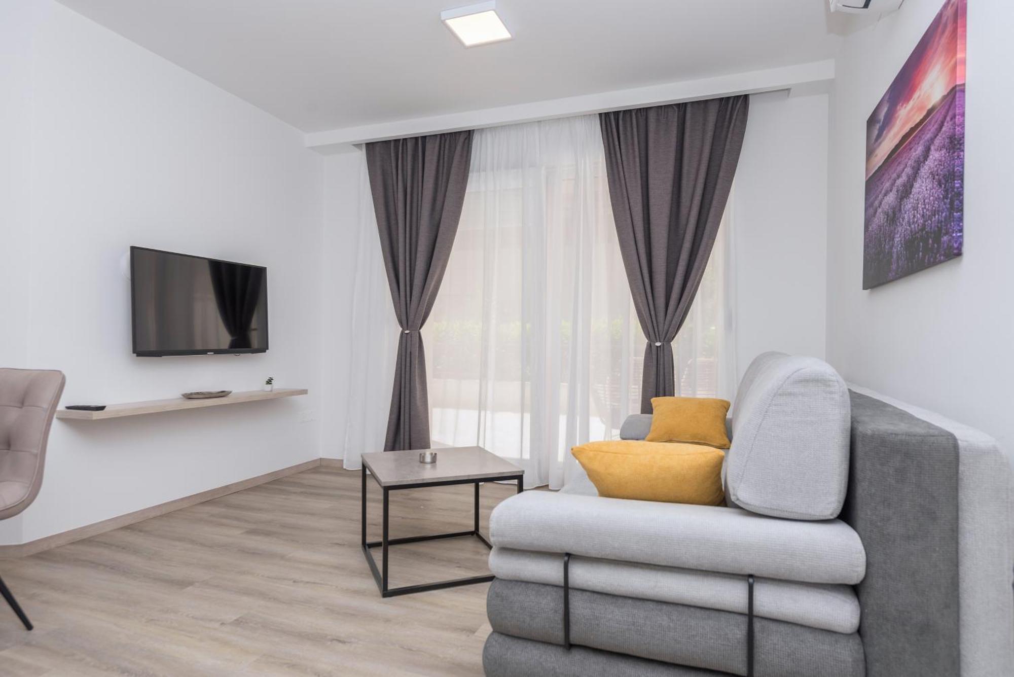 Apartments By The Sea Makarska - 19134 Room photo