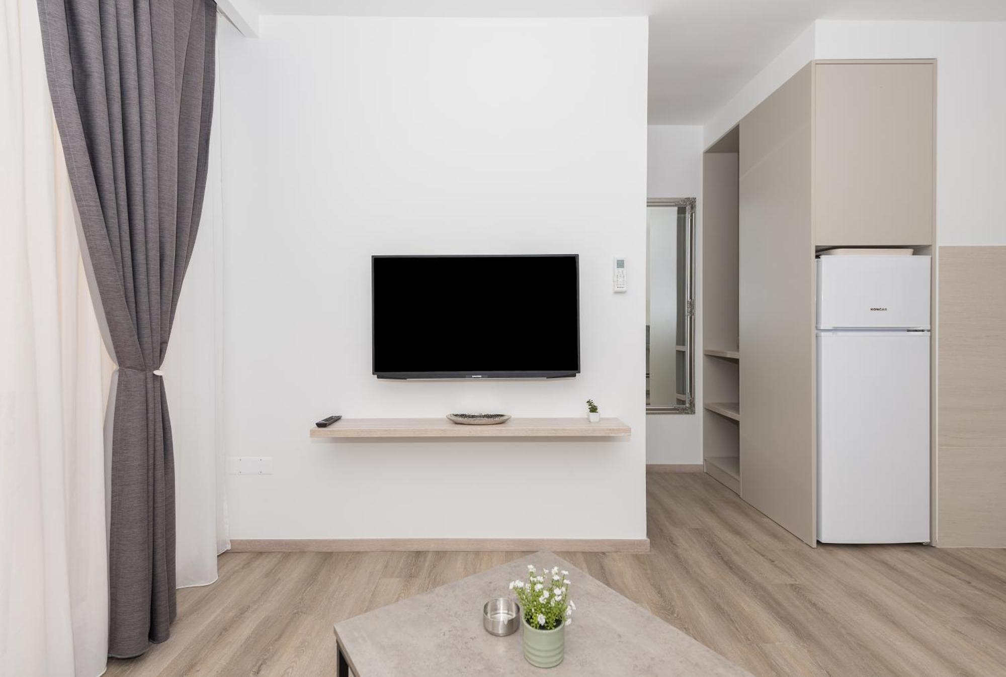 Apartments By The Sea Makarska - 19134 Room photo